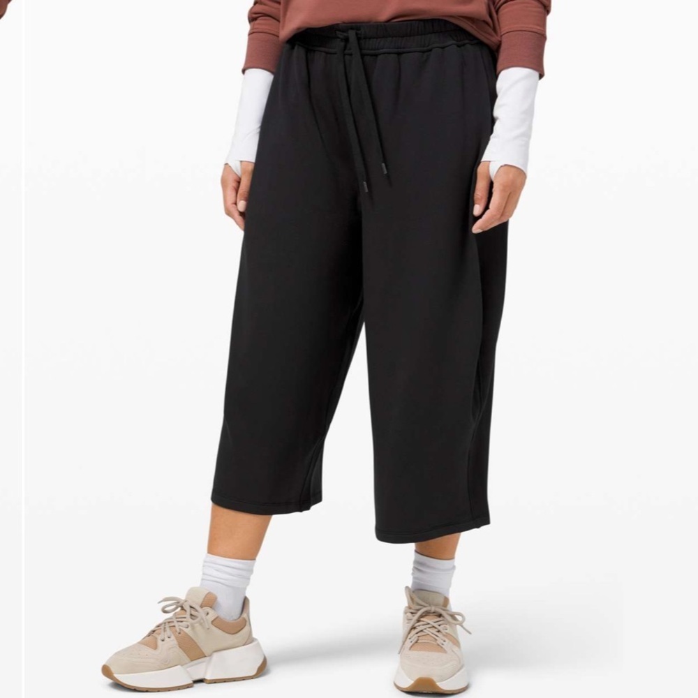 lululemon dream on cropped pants in black - Picture 2 of 10